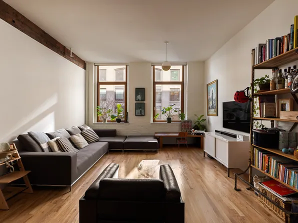 124 West 24th Street image 1 of 11