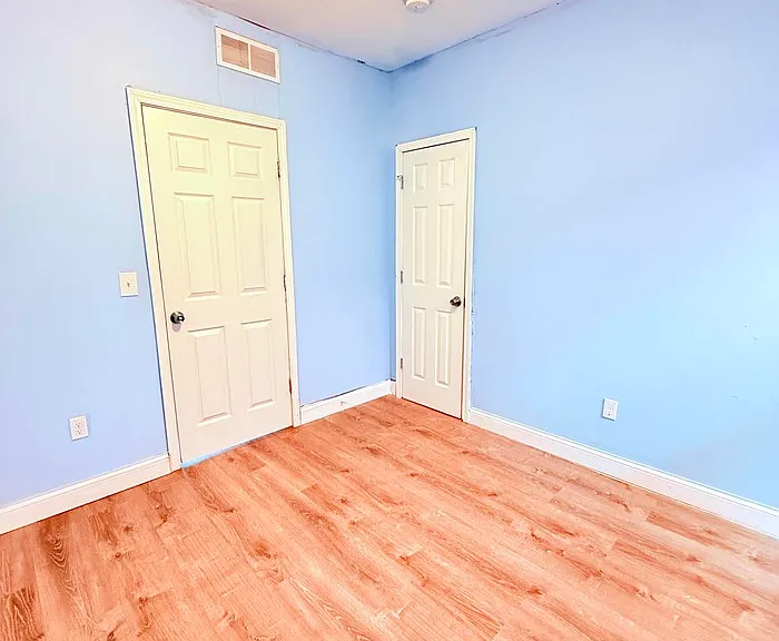 1464 Baldwin St — Photo 22