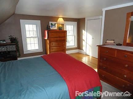 3rd image of 96 South St