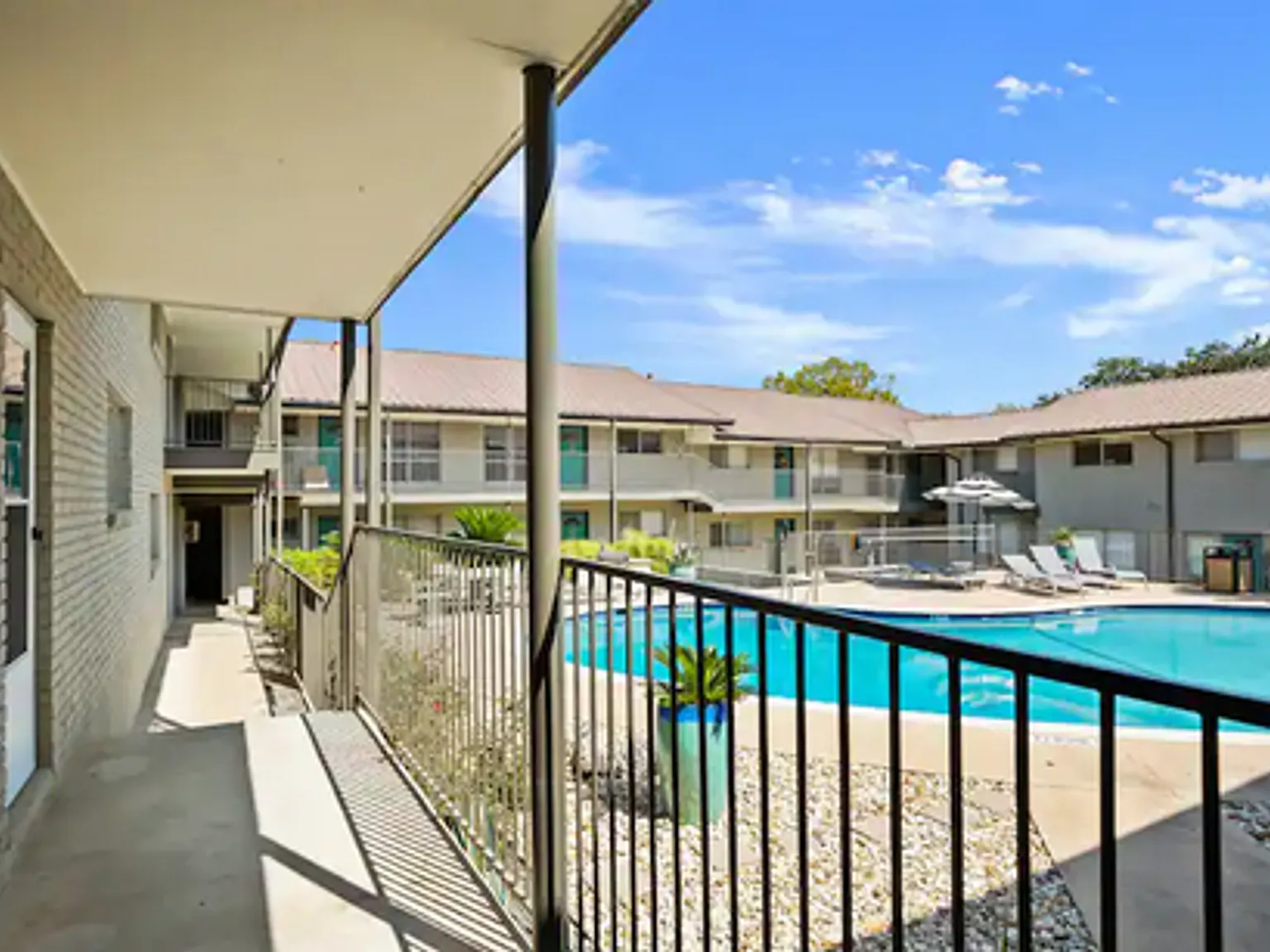 Tarrytown Flats — Photo 2