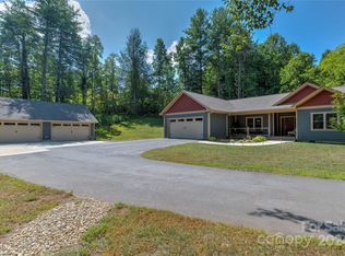15 Moss Rd, Weaverville, NC 28787