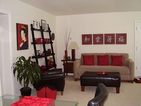 Spacious living room