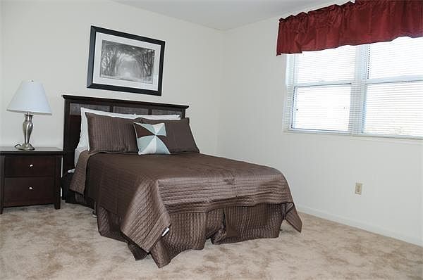 2nd image of 231 Pine St APT 17