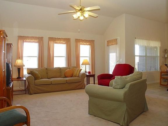 3rd image of 1309 Shinnecock Ct