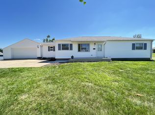 651 42nd St NE, Cedar Rapids, IA 52402