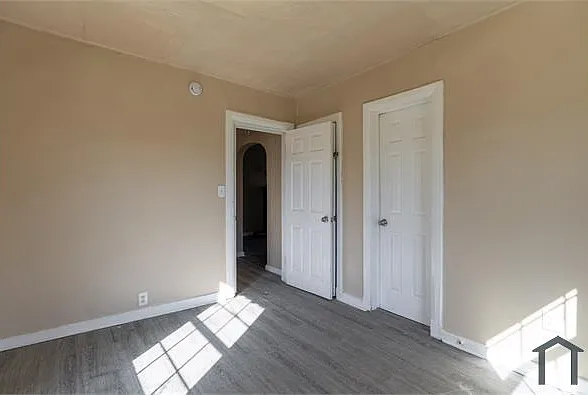912 SW 35th St — Photo 10