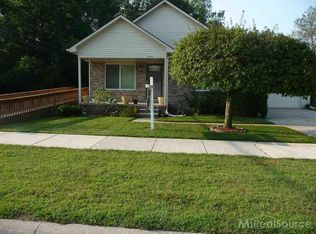 30472 Margo Dr, New Haven, MI 48048