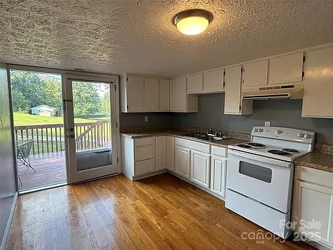 1805 Burkemont Ave #A — Photo 3