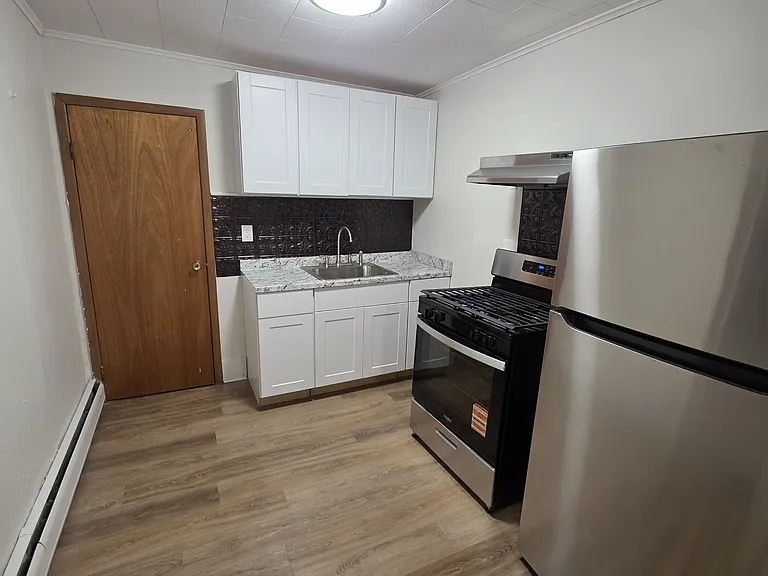 214 Maple Ave #2L — Photo 11