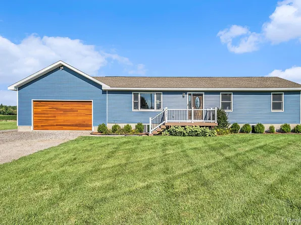 9437 Sheridan Rd, Gaines, MI 48436