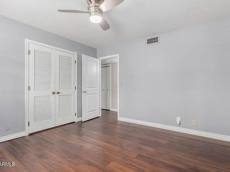 481 W Half Moon Way — Photo 23