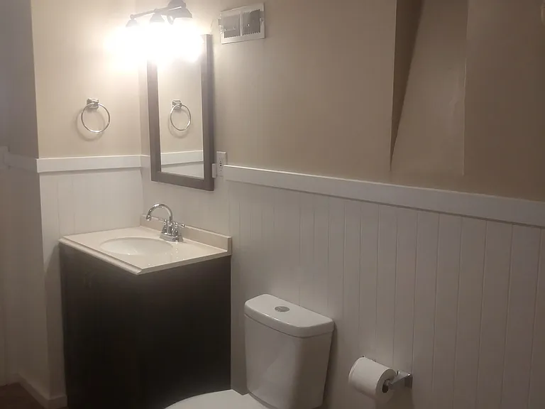 Laundry room/bathroom