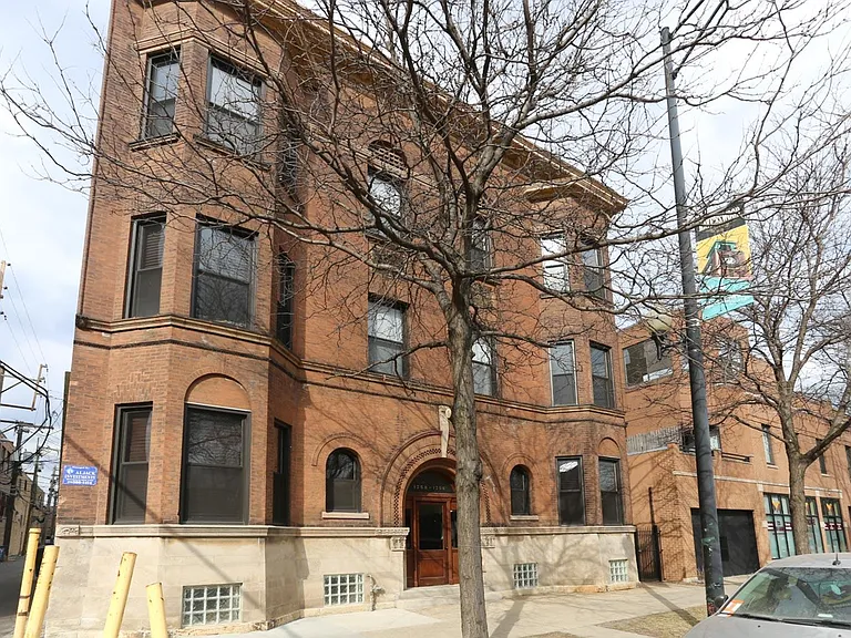 1756 W Montrose Ave #1 — Photo 32