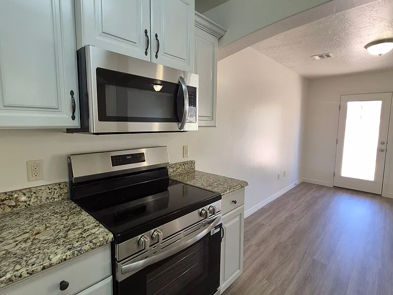 1000 E Bluffview Dr #118 — Photo 27