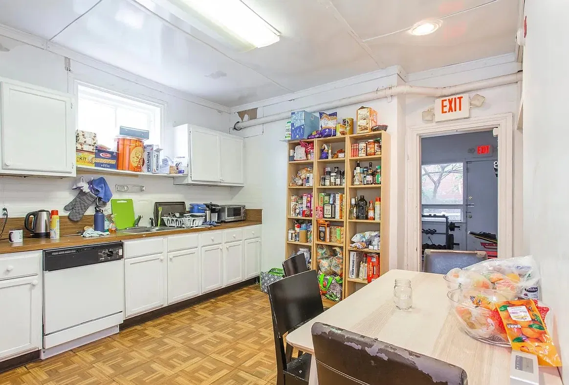 4008 Pine St — Photo 3