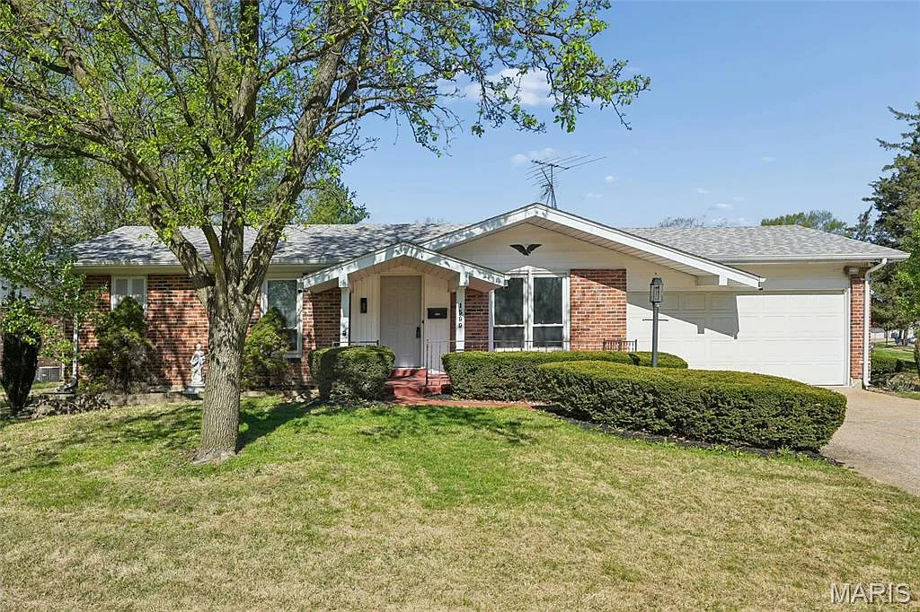1599 Spangler Dr photo 1