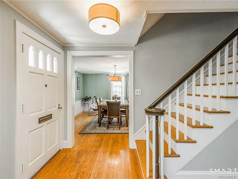 331 Auburn Rd — Photo 2