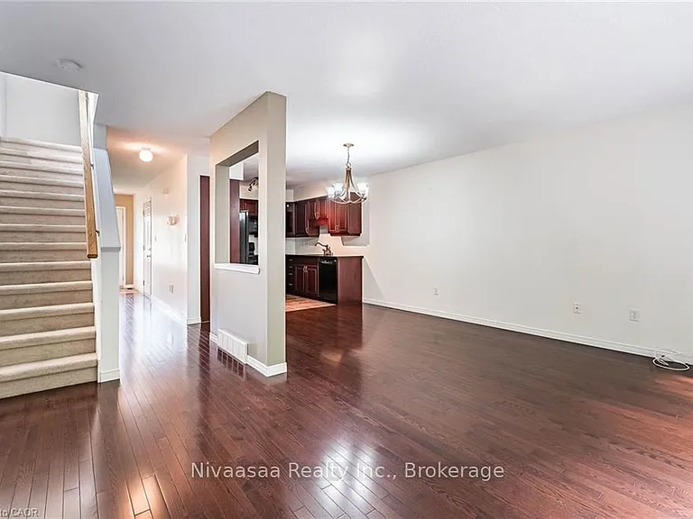 110 Activa Ave #D21 — Photo 6
