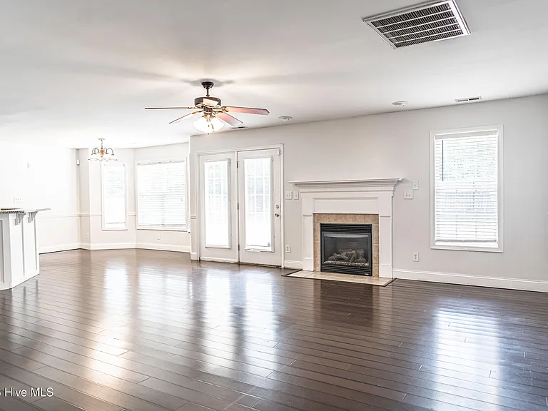 112 Holly Oak Cir — Photo 5