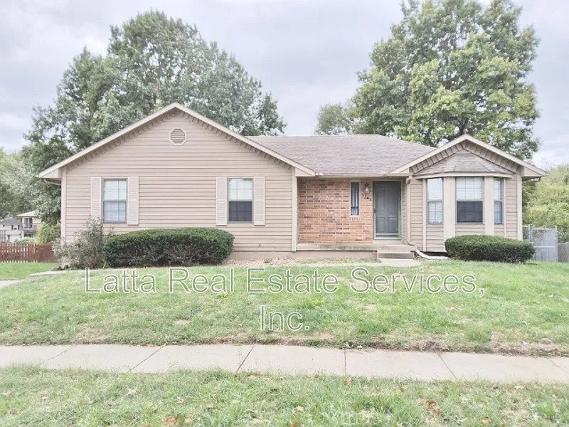 3 bed, 3.0 bath, 2000 sqft, $1,750 — Photo 1