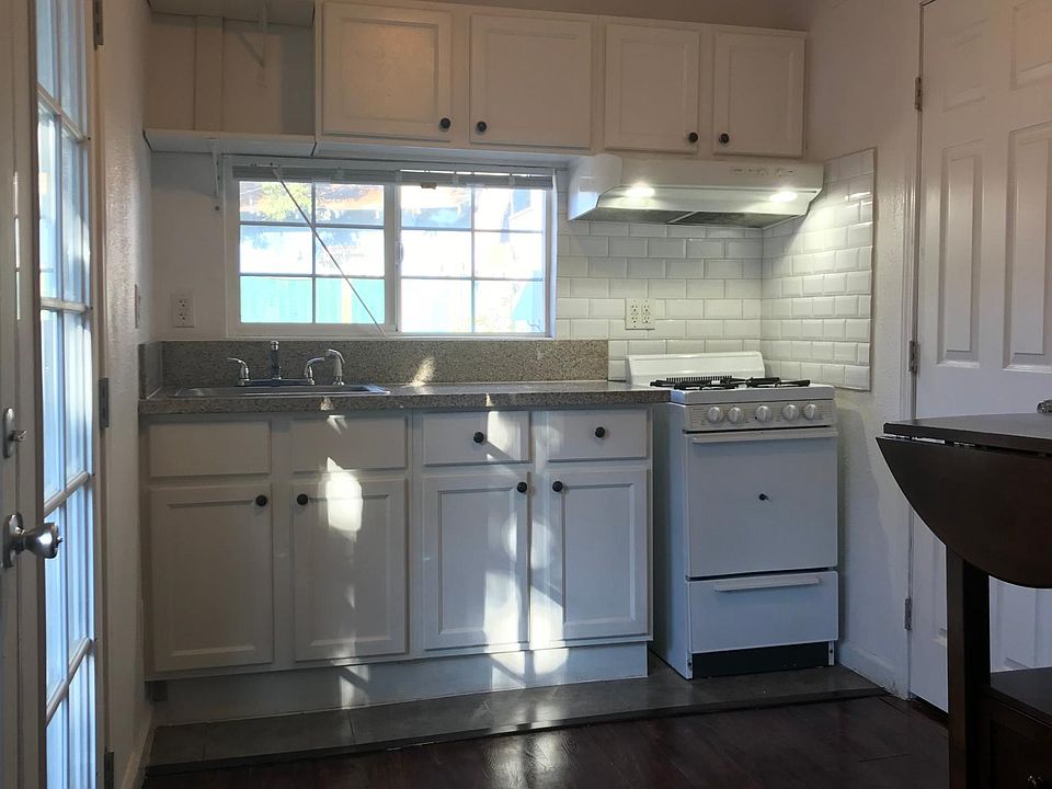 1st image of 7527 Aqueduct Ave