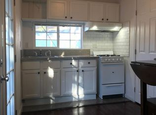 7527 Aqueduct Ave, Van Nuys, CA 91406