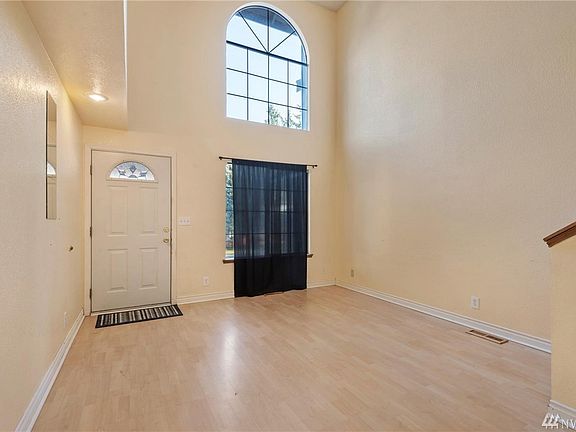 3rd image of 13179 Lakeridge Cir NW