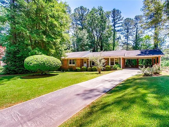 2nd image of 2521 Lake Flair Ct NE