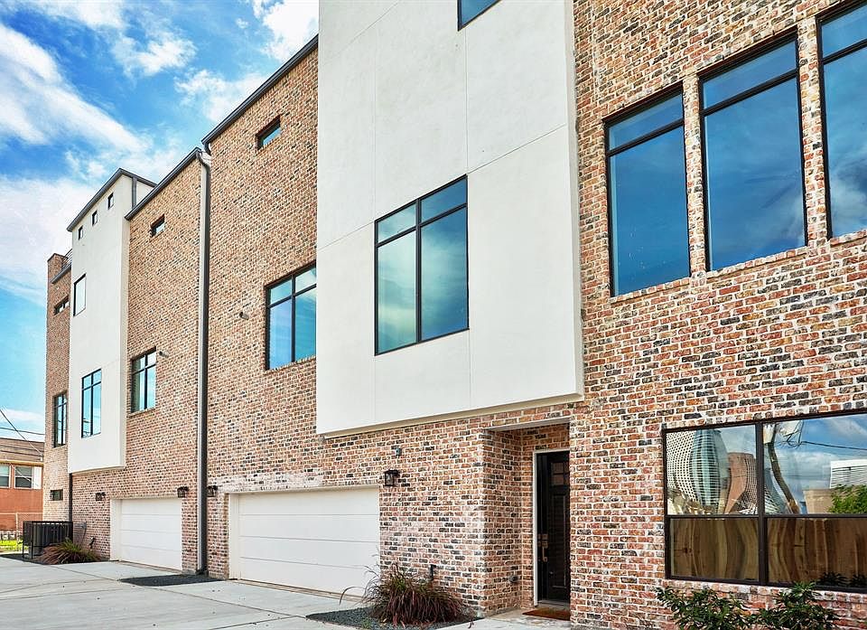 New construction in a prime location with very easy access to downtown. Unit A is located towards the back of the lot that allows for more privacy.