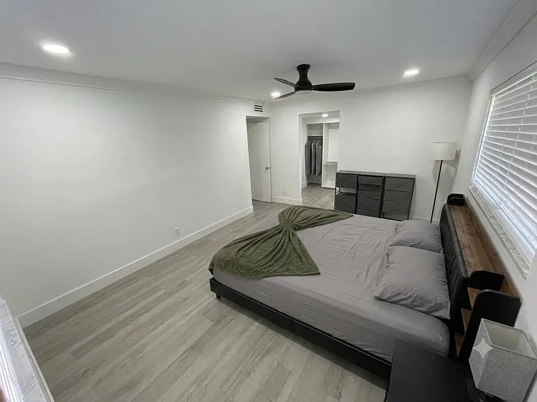 3147 NW 68th Ct — Photo 5