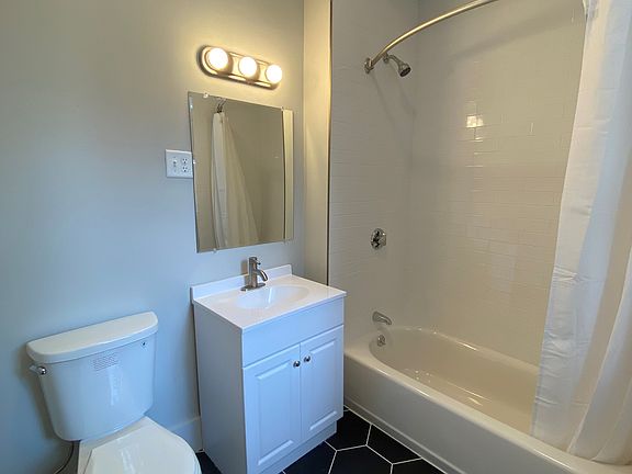 5th image of 121 Main St APT 3