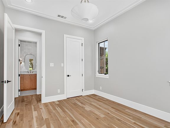 5th image of 6367 McCommas Blvd