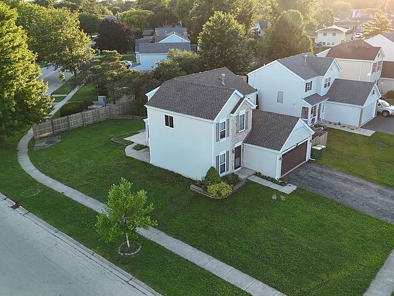 3rd image of 1011 Greenleaf Dr