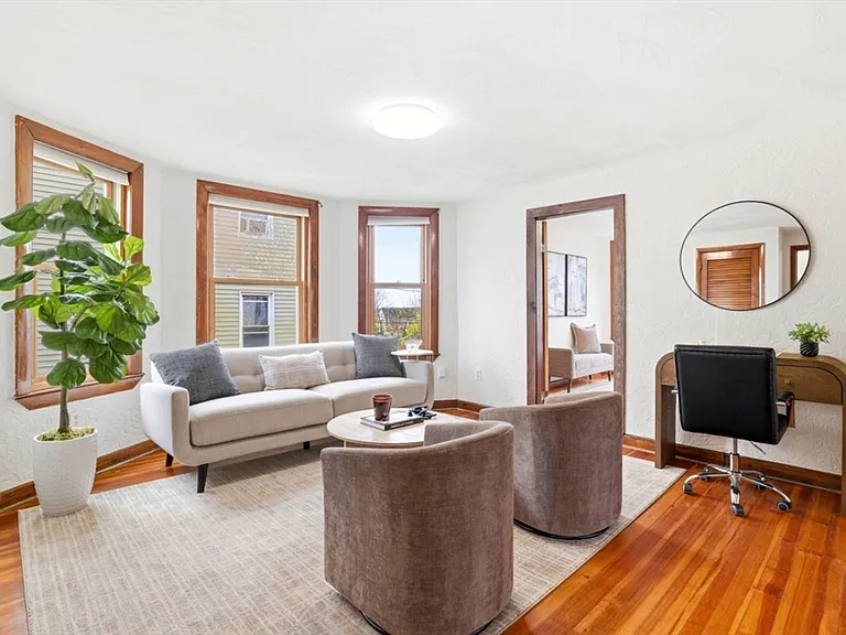 77 Swan St #2 — Photo 7