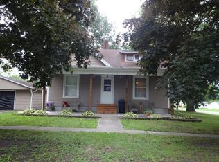 19 SW 2nd St, Morning Sun, IA 52640