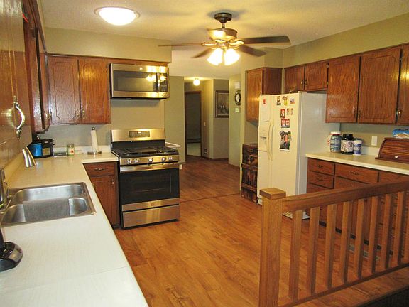 2nd image of 216 W County Road A