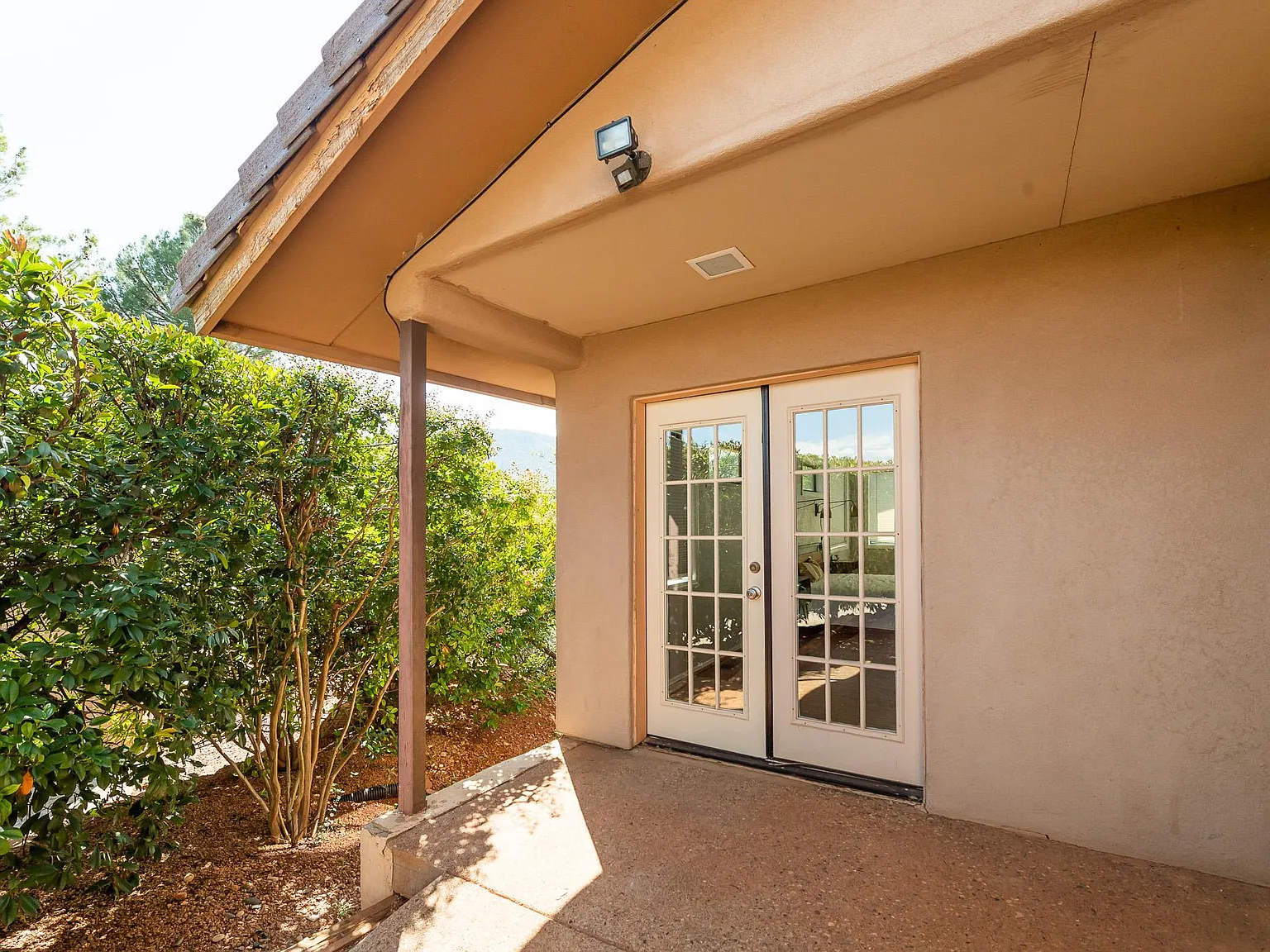 3 bed, 2471 sqft, $5,195 — Photo 3