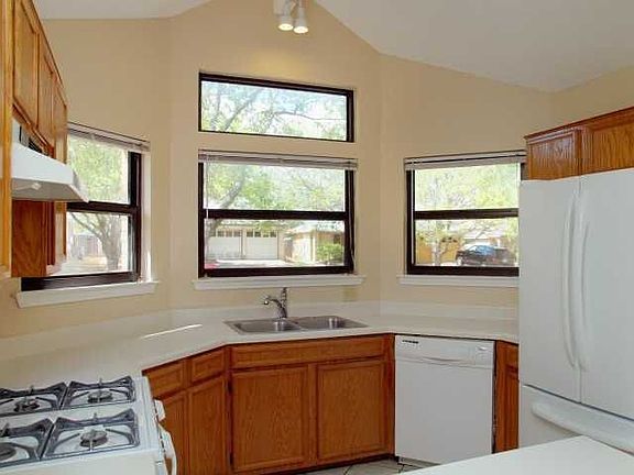 2nd image of 1803 Buckeye Ln