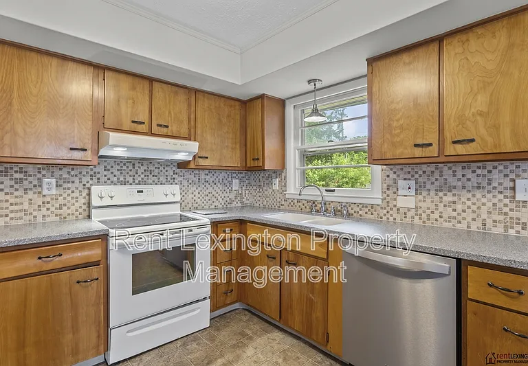 2124 Violet Rd — Photo 5