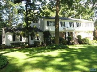 29 Emery Ln, Woodcliff Lake, NJ 07677