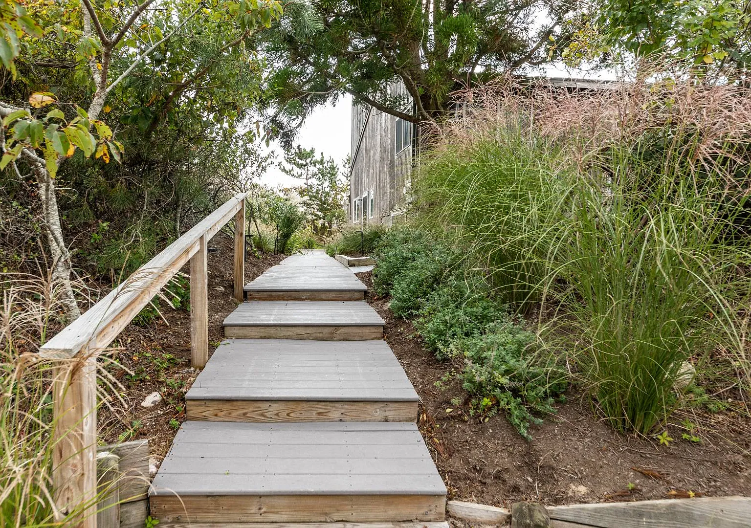 Amagansett Dunes Beach House! Private Ocean Beach Access! — Photo 3