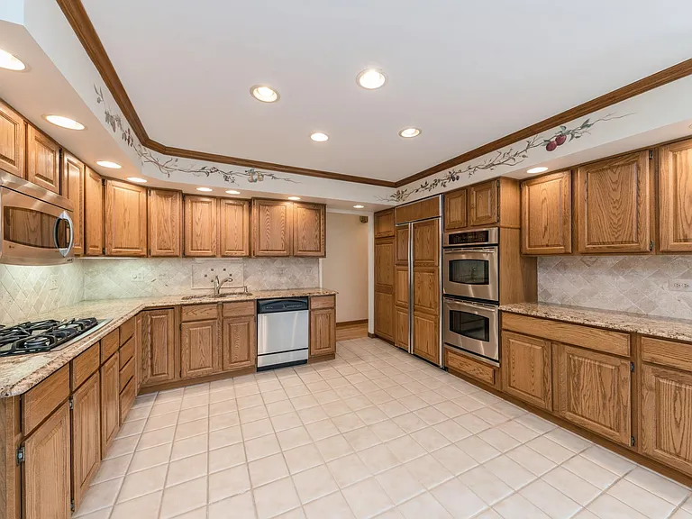 1807 N Larch Dr — Photo 7