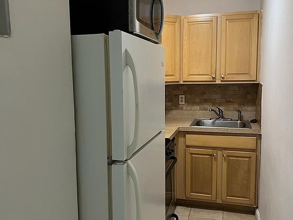 3rd image of 146 Whitman Ave #1