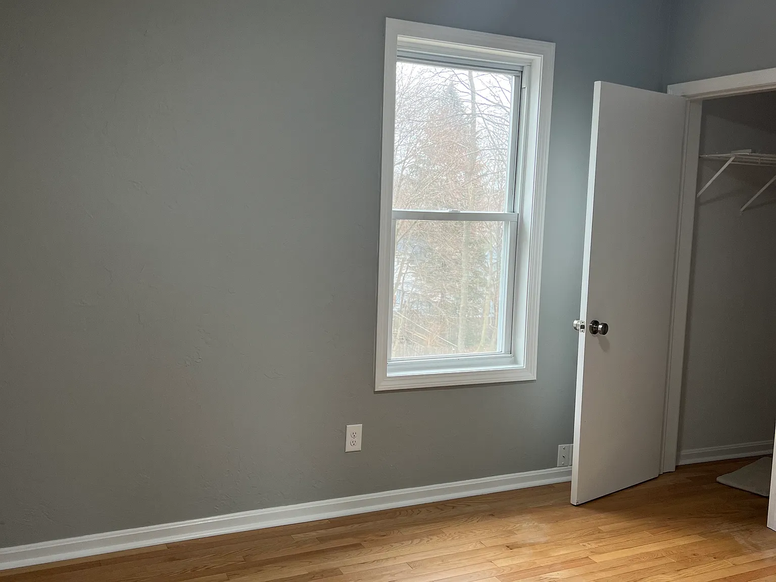 31 Esther St — Photo 2