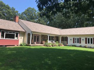 140 Hilltop Rd, Longmeadow, MA 01106