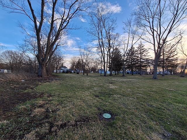 1st image of 203 E Chestnut St