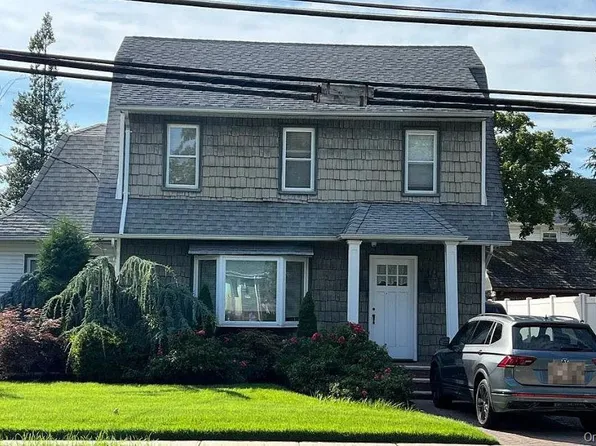 86 Fletcher Avenue, Valley Stream, NY 11580