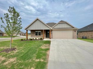 890 Arden St, Tontitown, AR 72762