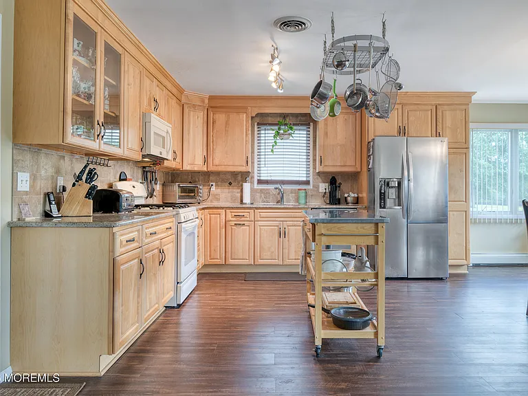 251 Westbrook Dr — Photo 11