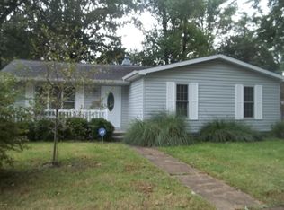 612 Madison St, Benton, IL 62812